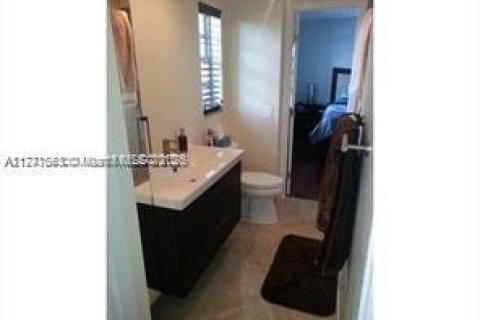 Condo in Fort Lauderdale, Florida, 2 bedrooms  № 1741633 - photo 5