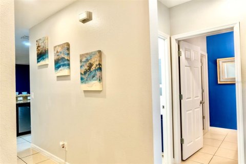 Townhouse in Davenport, Florida 4 bedrooms, 181.16 sq.m. № 1588684 - photo 5