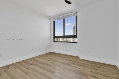 Condominio en venta en Miami Beach, Florida, 2 dormitorios, 100.71 m2 № 1965315 - foto 11