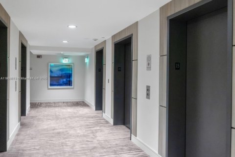 Condominio en venta en Miami Beach, Florida, 2 dormitorios, 100.71 m2 № 1965315 - foto 13