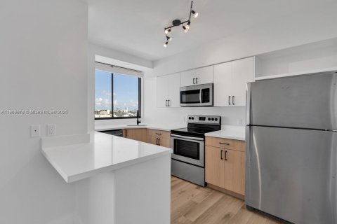 Condominio en venta en Miami Beach, Florida, 2 dormitorios, 100.71 m2 № 1965315 - foto 9