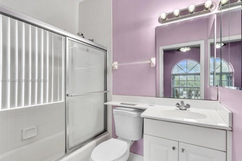 Villa ou maison à vendre à Coral Springs, Floride: 5 chambres, 289.02 m2 № 1996771 - photo 16