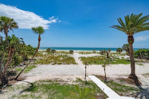 House in Clearwater, Florida 5 bedrooms, 503.62 sq.m. № 2110458 - photo 23