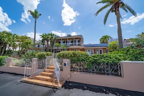 House in Clearwater, Florida 5 bedrooms, 503.62 sq.m. № 2110458 - photo 5