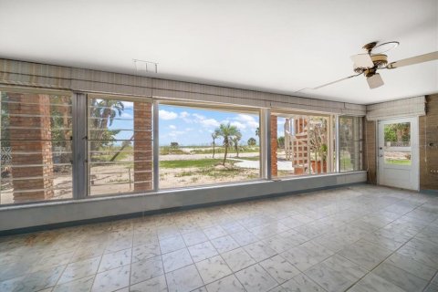House in Clearwater, Florida 5 bedrooms, 503.62 sq.m. № 2110458 - photo 17
