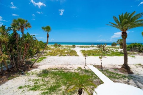 House in Clearwater, Florida 5 bedrooms, 503.62 sq.m. № 2110458 - photo 10