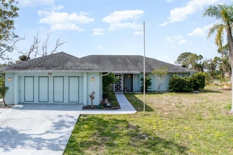 Casa en venta en Port Charlotte, Florida, 3 dormitorios, 165.09 m2 № 1894817 - foto 1