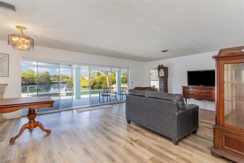 Casa en venta en Port Charlotte, Florida, 3 dormitorios, 165.09 m2 № 1894817 - foto 3