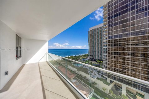 Condo in Bal Harbour, Florida, 2 bedrooms  № 1877758 - photo 28