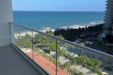 Condo in Bal Harbour, Florida, 2 bedrooms  № 1877758 - photo 24