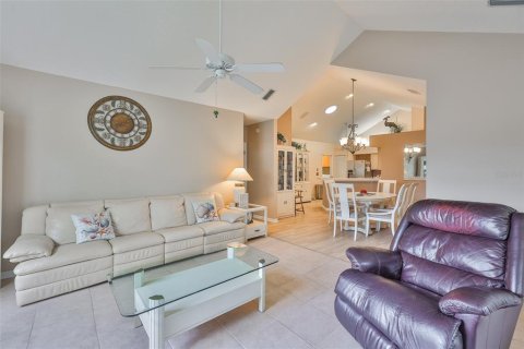 Condo in Sun City Center, Florida, 3 bedrooms  № 1778163 - photo 5