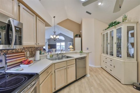 Condo in Sun City Center, Florida, 3 bedrooms  № 1778163 - photo 8