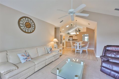 Condo in Sun City Center, Florida, 3 bedrooms  № 1778163 - photo 20