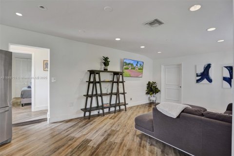 Casa en alquiler en Wilton Manors, Florida, 4 dormitorios, 222.69 m2 № 1881506 - foto 10