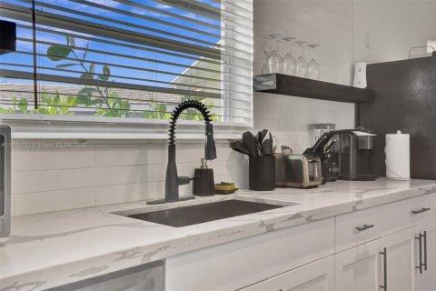 Casa en alquiler en Wilton Manors, Florida, 4 dormitorios, 222.69 m2 № 1881506 - foto 29