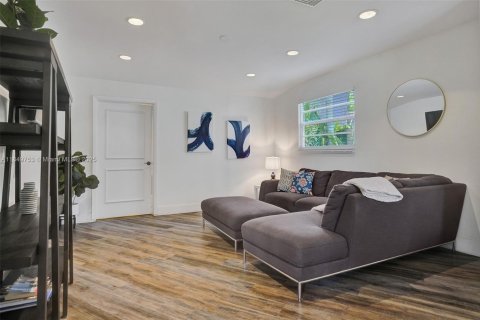 Casa en alquiler en Wilton Manors, Florida, 4 dormitorios, 222.69 m2 № 1881506 - foto 11