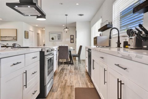 Casa en alquiler en Wilton Manors, Florida, 4 dormitorios, 222.69 m2 № 1881506 - foto 21