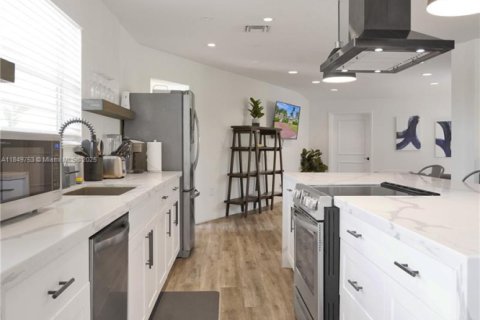 Casa en alquiler en Wilton Manors, Florida, 4 dormitorios, 222.69 m2 № 1881506 - foto 25