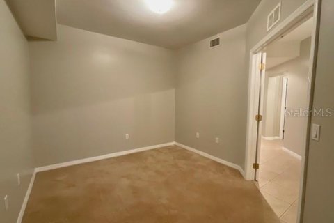 Condo in Fort Myers, Florida, 2 bedrooms  № 1732353 - photo 17