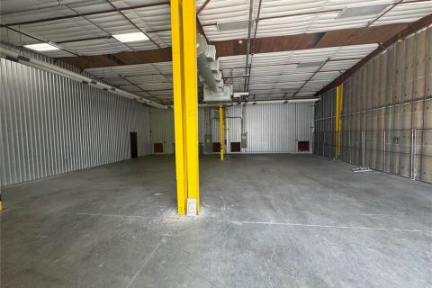 Propiedad comercial en alquiler en Brooksville, Florida, 232.26 m2 № 1917305 - foto 6