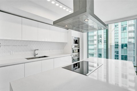 Condo in Sunny Isles Beach, Florida, 3 bedrooms  № 1762737 - photo 14
