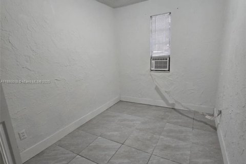 Снять в аренду квартиру в Форт-Лодердейл, Флорида 1 спальня, 81.48м2, № 1988307 - фото 5