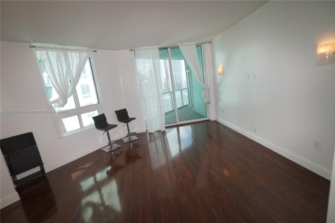 Condominio en venta en Miami, Florida, 1 dormitorio, 73.76 m2 № 1787120 - foto 4