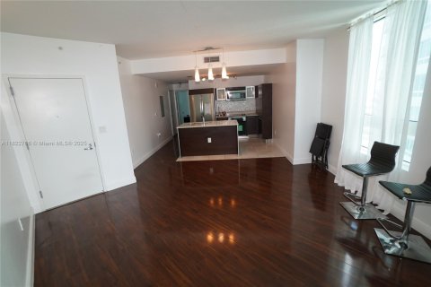 Condominio en venta en Miami, Florida, 1 dormitorio, 73.76 m2 № 1787120 - foto 2
