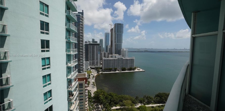 Condominio en Miami, Florida, 1 dormitorio  № 1787120