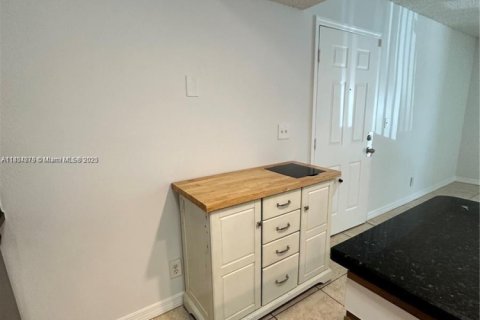 Condominio en alquiler en Pompano Beach, Florida, 1 dormitorio, 58.81 m2 № 1872173 - foto 3
