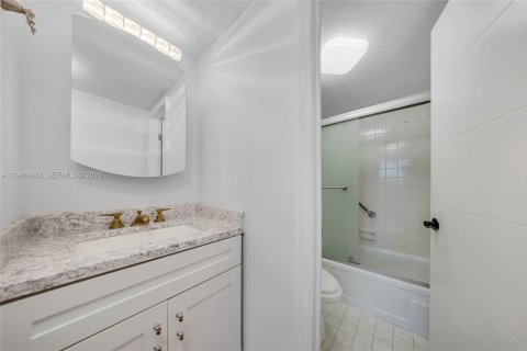 Condominio en alquiler en Hallandale Beach, Florida, 1 dormitorio, 92.9 m2 № 2044801 - foto 20