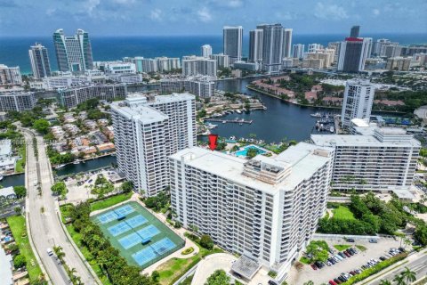 Condominio en Hallandale Beach, Florida, 1 dormitorio  № 2044801
