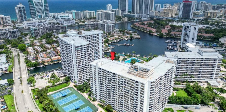 Condominio en Hallandale Beach, Florida, 1 dormitorio  № 2044801