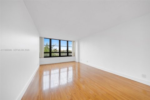 Condominio en alquiler en Hallandale Beach, Florida, 1 dormitorio, 92.9 m2 № 2044801 - foto 16