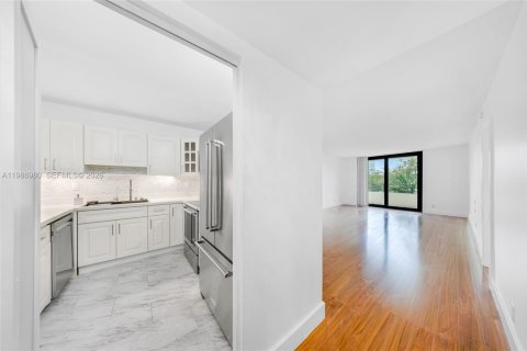 Condominio en alquiler en Hallandale Beach, Florida, 1 dormitorio, 92.9 m2 № 2044801 - foto 13