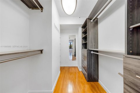 Condominio en alquiler en Hallandale Beach, Florida, 1 dormitorio, 92.9 m2 № 2044801 - foto 22