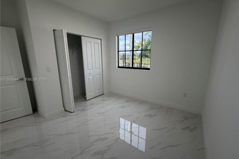 Снять в аренду квартиру в Хайалиа, Флорида 2 спальни, № 1992213 - фото 7