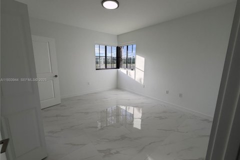 Снять в аренду квартиру в Хайалиа, Флорида 2 спальни, № 1992213 - фото 8
