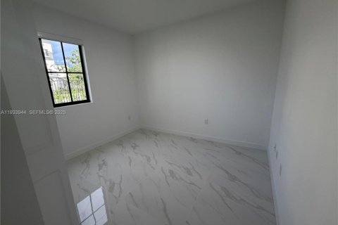 Снять в аренду квартиру в Хайалиа, Флорида 2 спальни, № 1992213 - фото 4