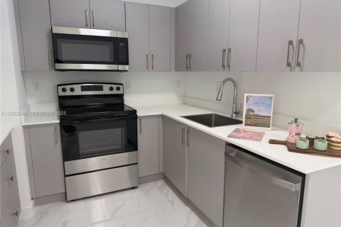 Снять в аренду квартиру в Хайалиа, Флорида 2 спальни, № 1992213 - фото 1