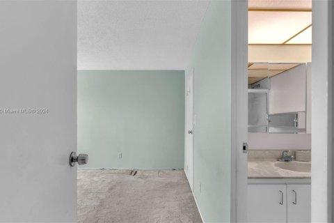Condominio en venta en Sunny Isles Beach, Florida, 1 dormitorio, 67.35 m2 № 1188350 - foto 12