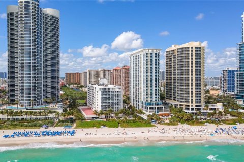 Condominio en venta en Sunny Isles Beach, Florida, 1 dormitorio, 67.35 m2 № 1188350 - foto 20