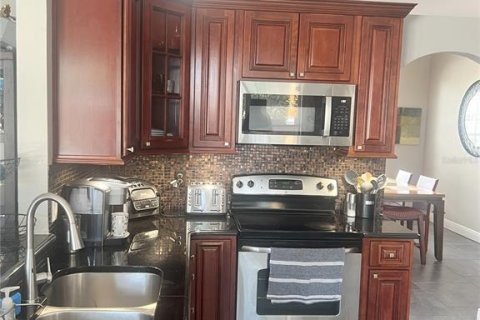 House in Ocoee, Florida 3 bedrooms, 175.4 sq.m. № 1888461 - photo 12