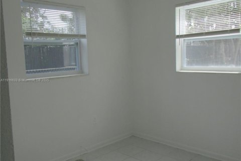 House in Miami Gardens, Florida 3 bedrooms, 88.81 sq.m. № 1973663 - photo 14