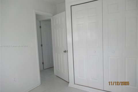 House in Miami Gardens, Florida 3 bedrooms, 88.81 sq.m. № 1973663 - photo 15