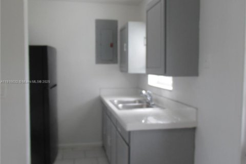 House in Miami Gardens, Florida 3 bedrooms, 88.81 sq.m. № 1973663 - photo 5