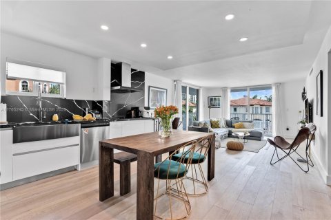 Condo in North Miami Beach, Florida, 2 bedrooms  № 1868433 - photo 12