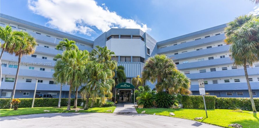 Condo in North Miami Beach, Florida, 2 bedrooms  № 1868433
