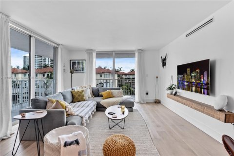 Condo in North Miami Beach, Florida, 2 bedrooms  № 1868433 - photo 5