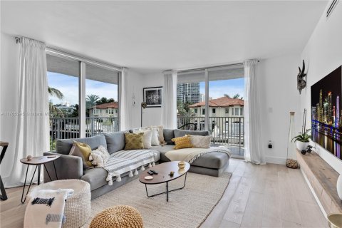 Condo in North Miami Beach, Florida, 2 bedrooms  № 1868433 - photo 6